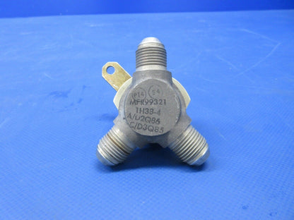 Cessna 337 / P337H Airborne Fuel Selector Valve Assy LH P/N 1H38-4 (0724-1296)
