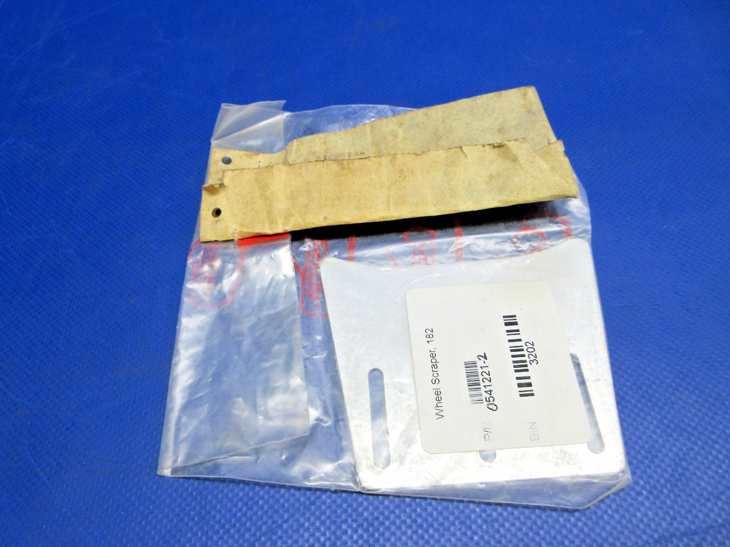 Cessna 182 Nose Gear Wheel Fairing Scraper P/N 0541221-2 NOS (0426-714)1