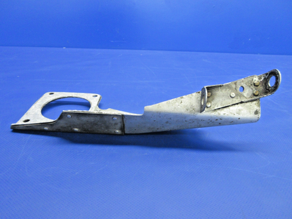 Cessna 310 / 310I Engine Control Bracket P/N 0850449-4 (0326-936)14