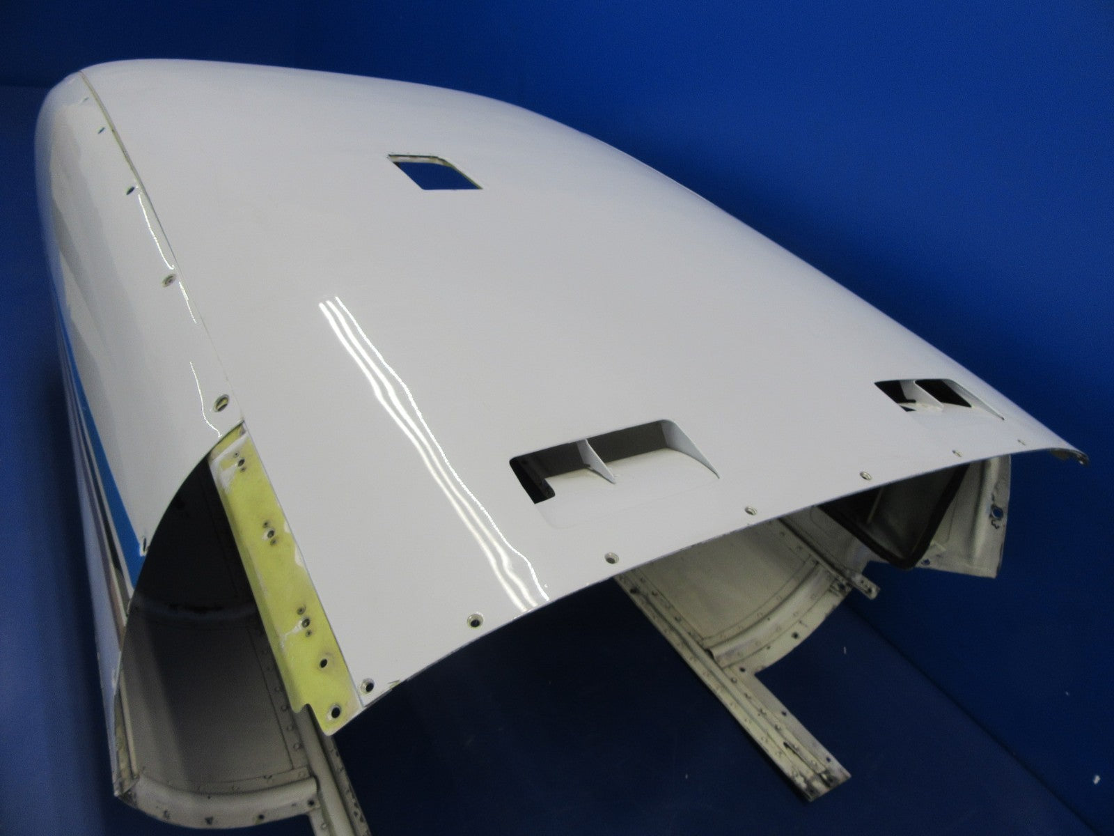Beech B60 Duke Cowling w/ American Aviation Intercooler Modification (0426-09)5