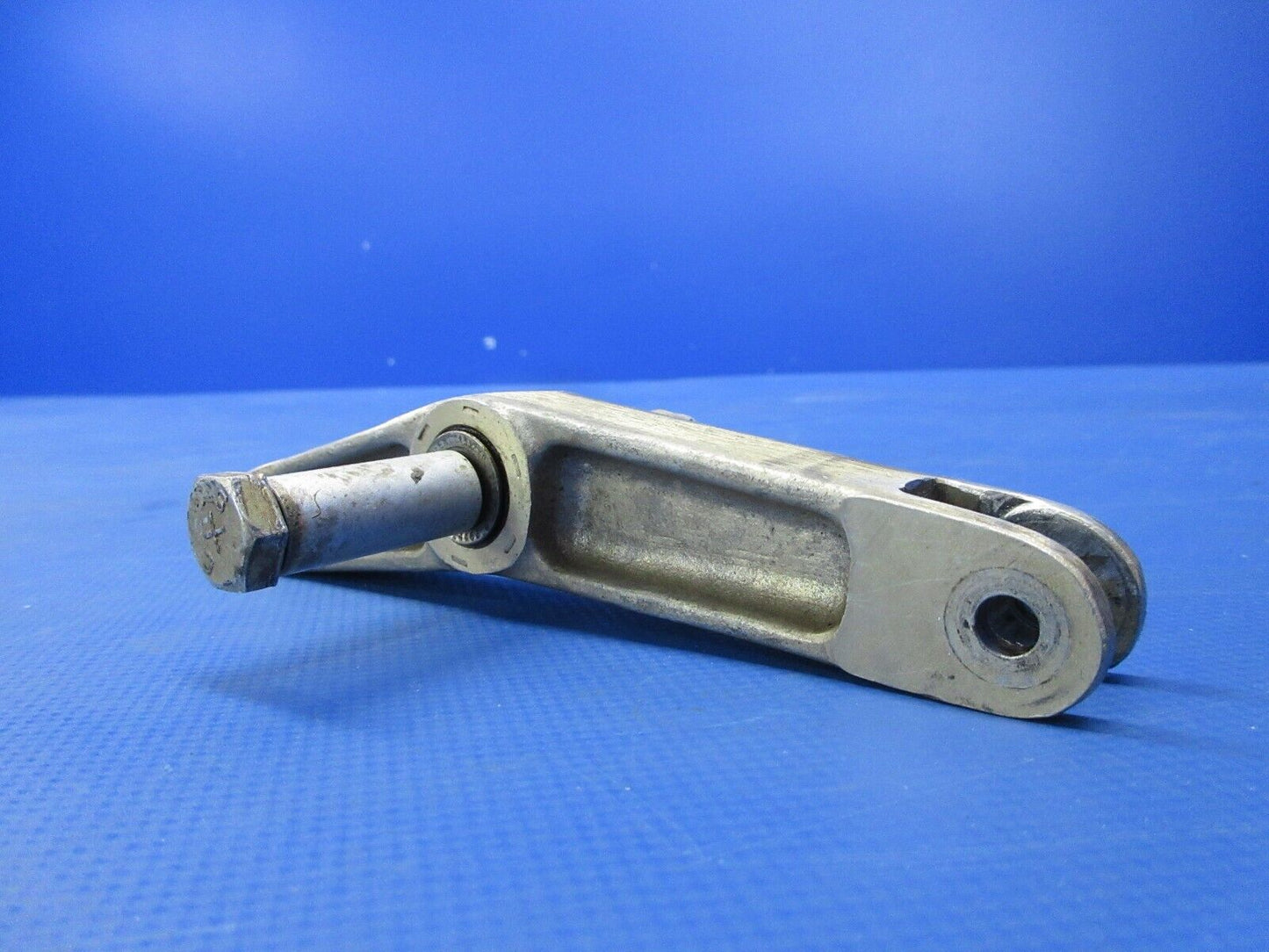 Cessna 337 / P337H Nose Gear Steering Bellcrank Assy P/N 1542014-495 (0724-1292)