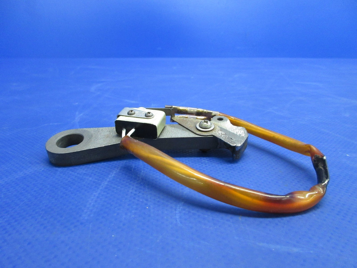 Cessna 172RG Cutlass Hook Downlock w/ Switch P/N 2241106-3 (0826-818)4