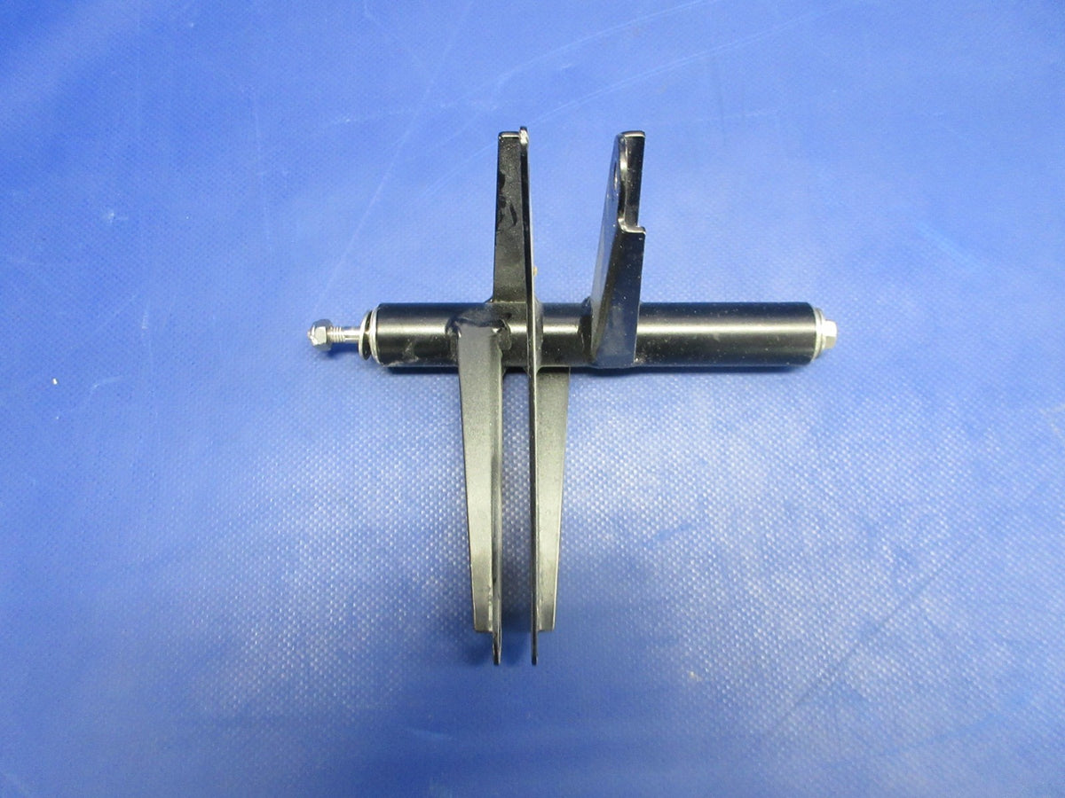 Diamond DA-40 RH Bellcrank P/N DA4-2713-30-00 (0726-862)1