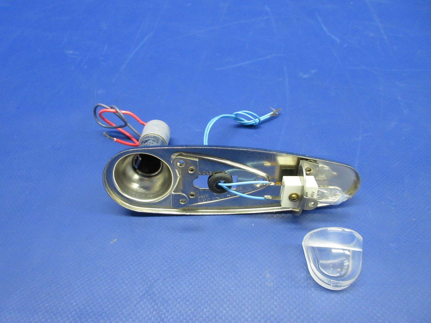 Whelen Wing Tip Strobe Light P/N A675 NOS (0426-833)0