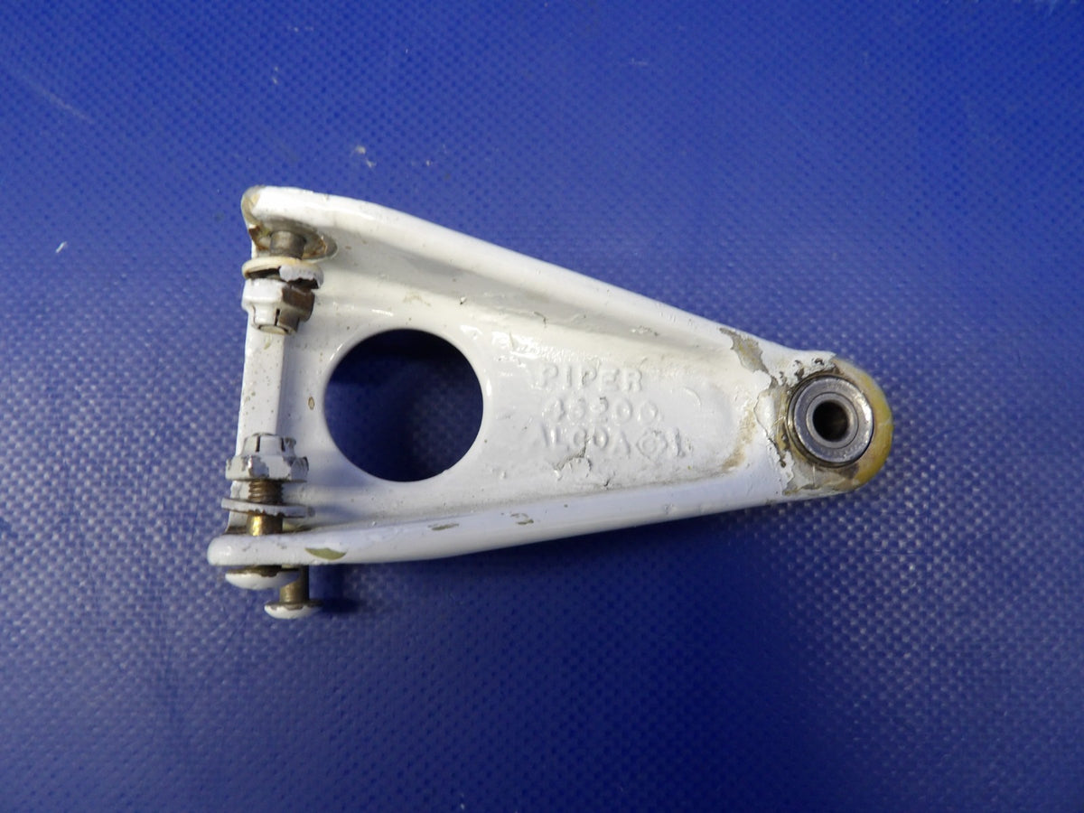 Piper PA-31T1 Cheyenne OTBD Elevator Hinge P/N 45201-00 (0626-1366)0
