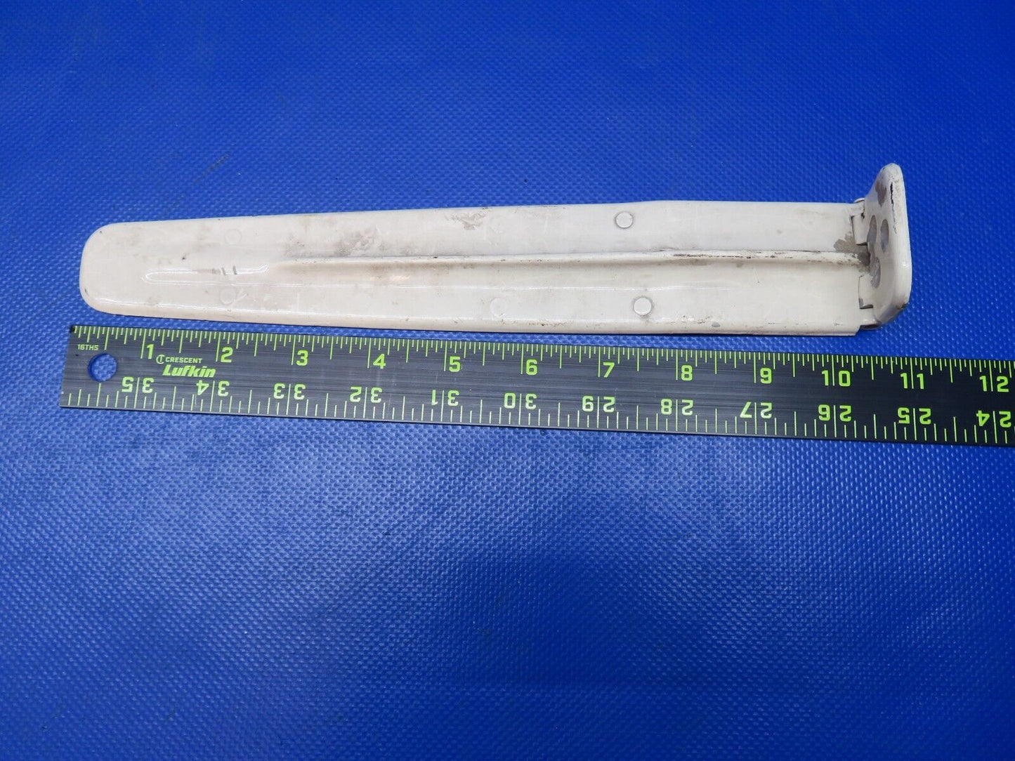 Cessna Upper AFT Door Hinge Right Hand P/N 0711037-14, 0711037-16 (0624-787)