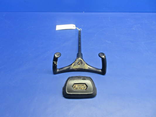 Cessna 172 / 172M Pilot Control Wheel P/N 0513260-4 (0826-769)0