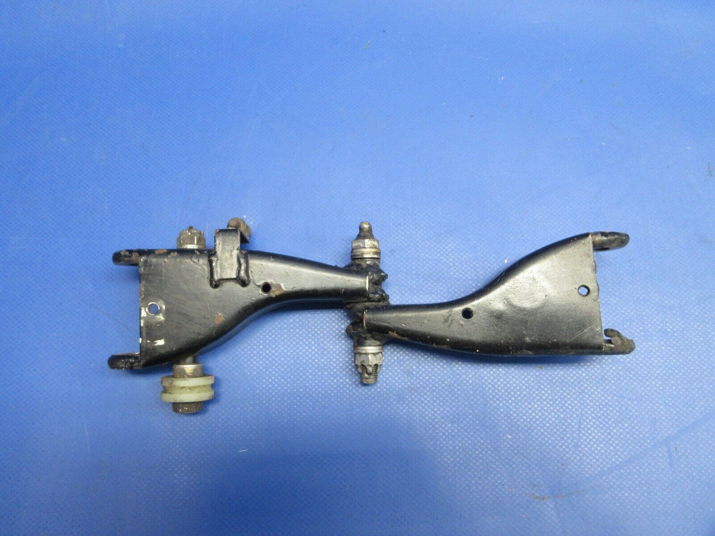 Bellanca 17-30A Viking Main Gear Nutcracker Link P/N 194209-10 (0524-1273)