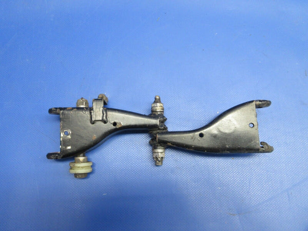 Bellanca 17-30A Viking Main Gear Nutcracker Link P/N 194209-10 (0524-1273)