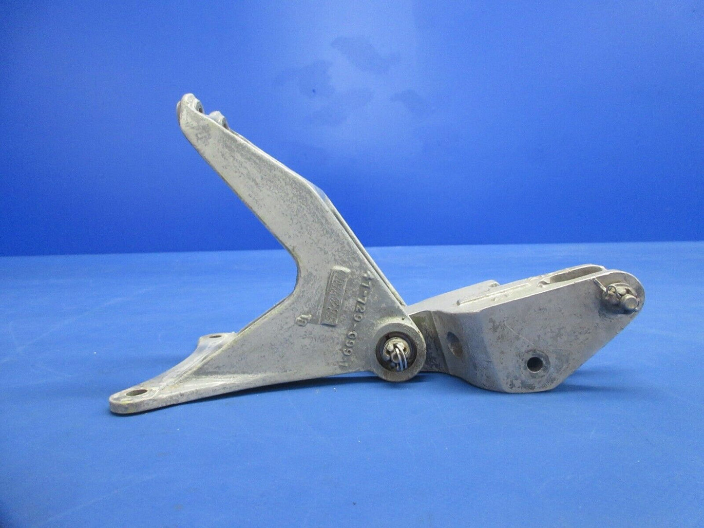 Bell 47J-2 Helicopter Cyclic Control Support & Lever P/N 47-729-099-1 (1124-921)