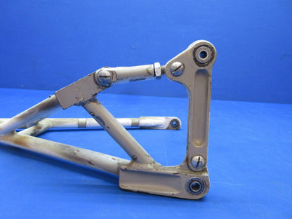 Cessna 310 / 310I Nose Gear Drag Brace Truss P/N 0842000-70 (0923-922)