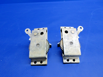 C-421 Airborne IM2-3 / IM2-4 Fuel Selectors LH & RH P/N IM2-3 & IM2-4 (0726-738)3