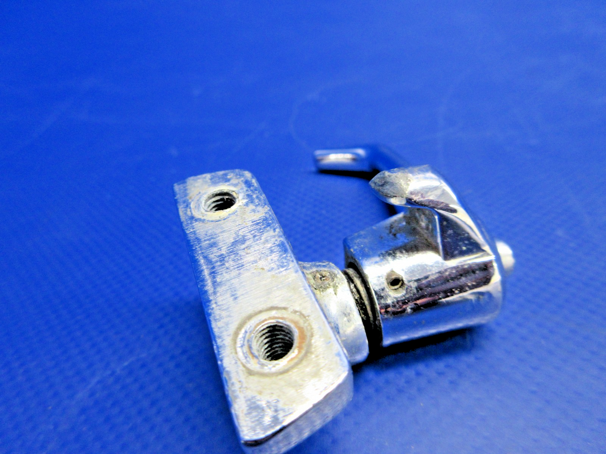 Cessna RH Cabin Door Window Latch & Striker Plate S1483-1, 0517002-1 (0926-859)4
