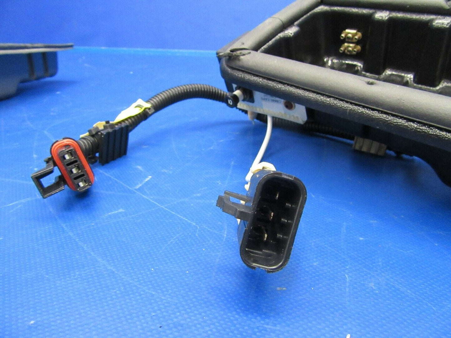 Cirrus SR-22 Auxiliary Battery Box Assembly P/N 50979-001 (1019-387)