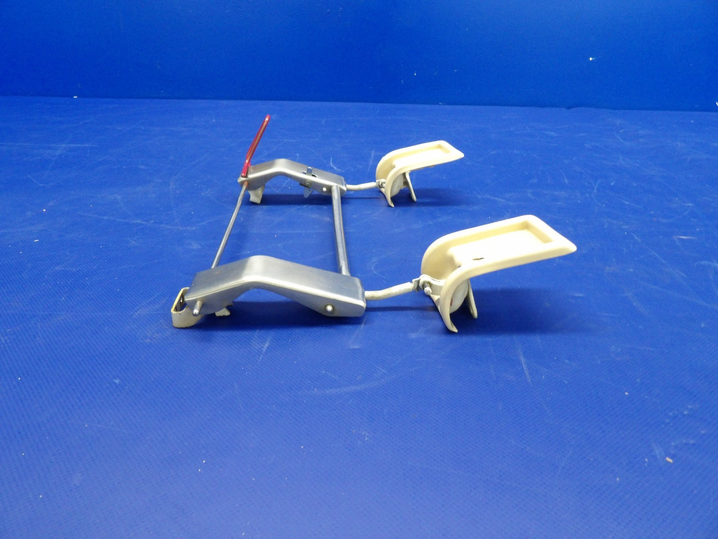 Beech D95A Travel Air LH Emergency Window Handle P/N 35-415312-3 (0226-513)3