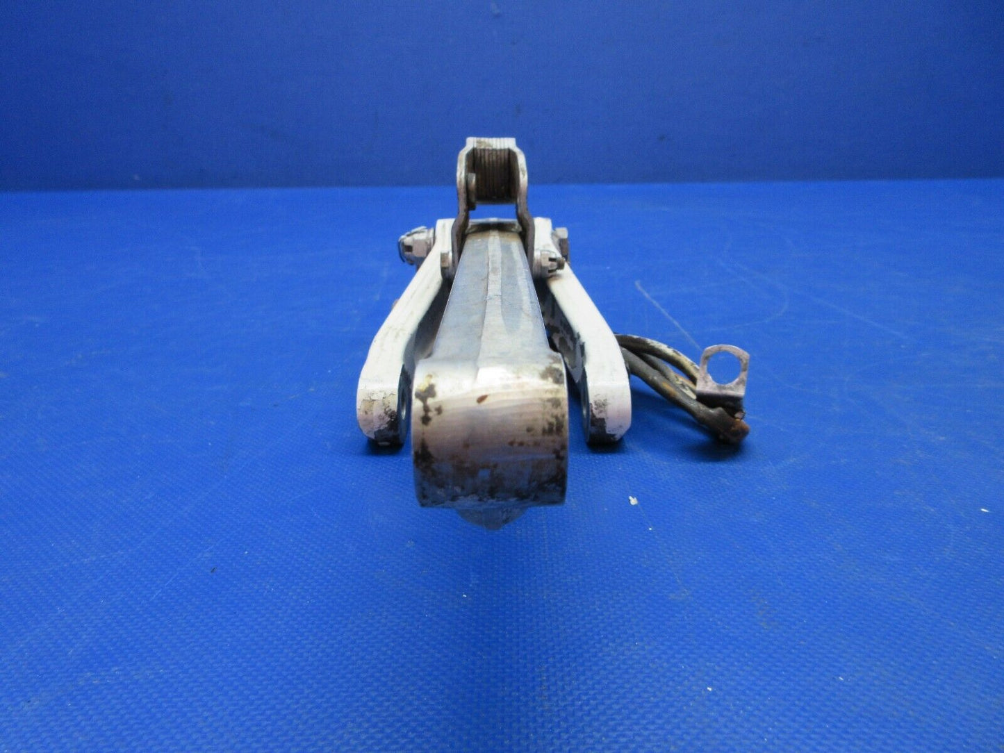 Piper PA-23-250 Aztec Link Assy Main Gear Drag P/N 16240-00 (0824-1321)