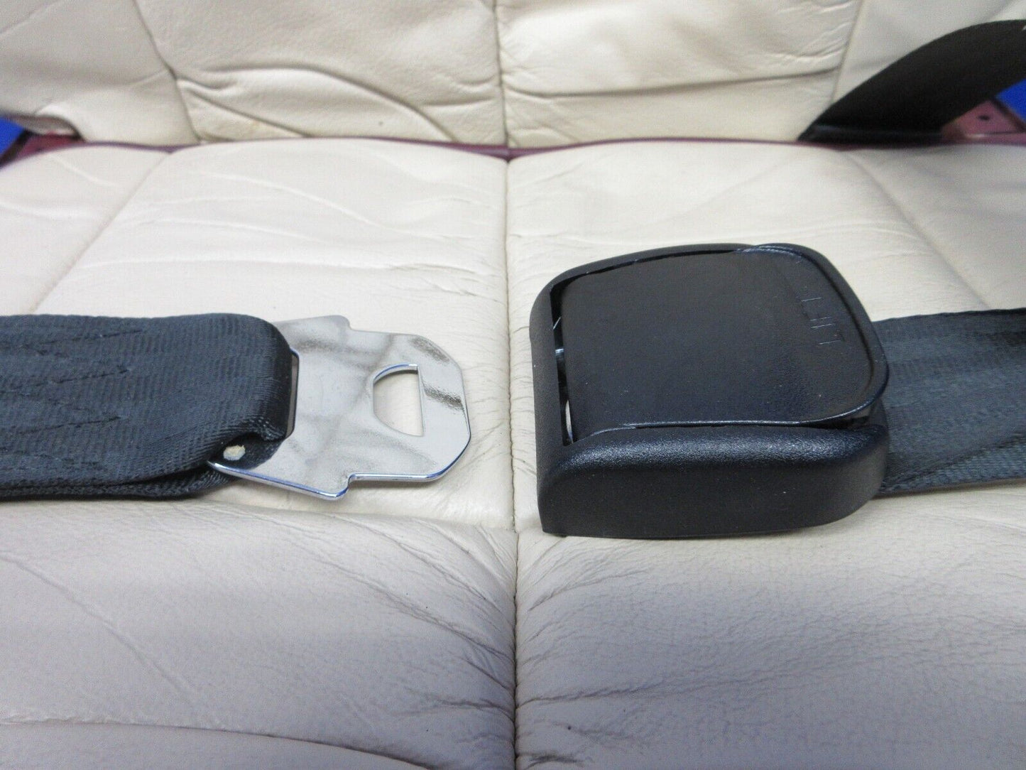 Cessna 310 / 310R LH / RH Aft Seat P/N 0812825-24 (1124-1441)