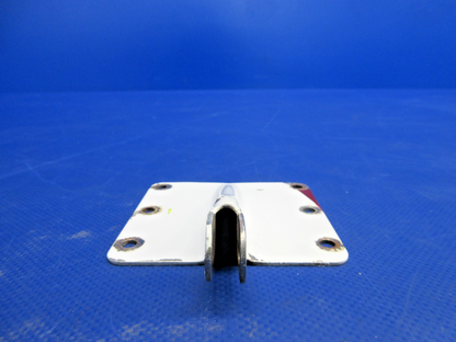 Piper PA-34-200T Seneca II Aft Cabin Door Hinge P/N 68174-00 LOT OF 2 (0626-889)6