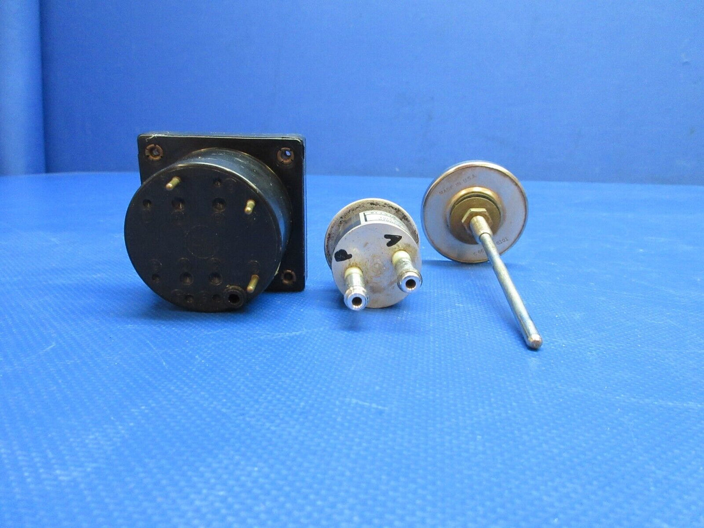 Beech /  Cessna Aircraft Instruments Man Cave / Decoration LOT OF 8 (0924-1388)