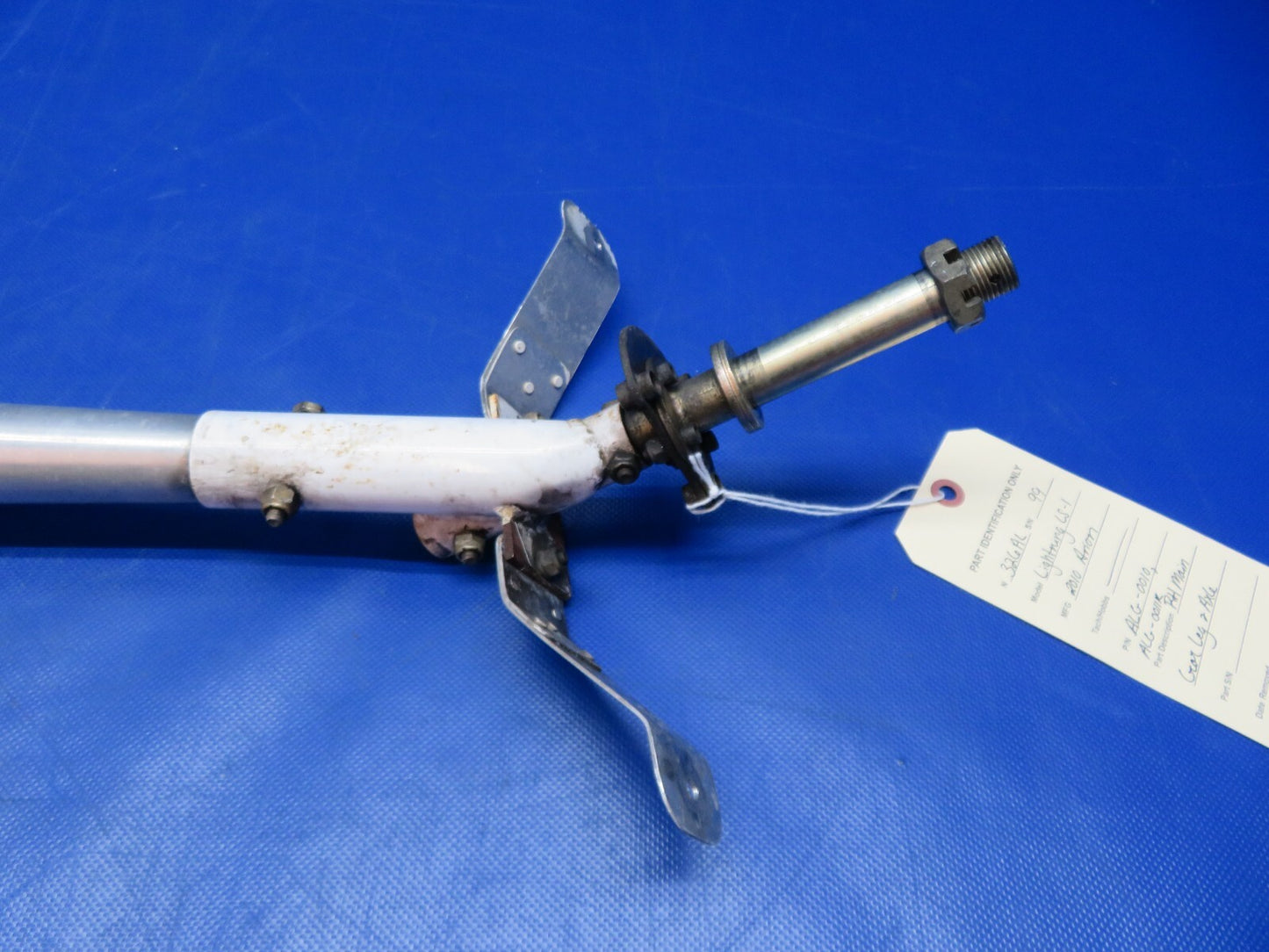 Arion Lightning LS-1 RH Main Gear Leg & Axle P/N ALG-0010 (0324-222)1