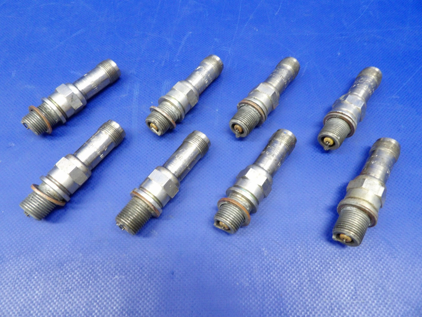 Enstrom 280FX Tempest Fine Wire Spark Plugs P/N URHB32S LOT OF 8 (0526-1364)9