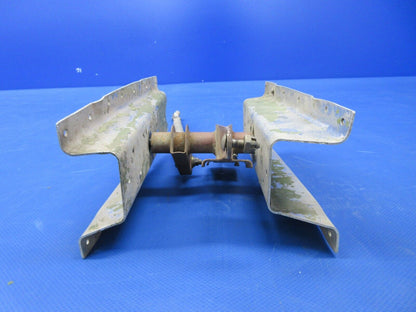 Cessna 210 Aileron Bellcrank Assy LH w/ Brackets & Rod P/N 1221087-1 (0624-1328)