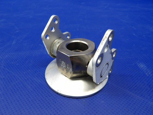 Diamond DA-40 Nose Gear Leg Damper End Fitting P/N D41-3223-20-00 (0726-1255)0