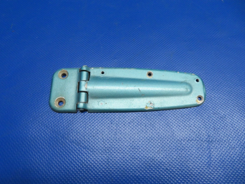 Cessna Cabin Door Hinge Assy LH Upper / RH Lower P/N 0711037-500 (0724-155)