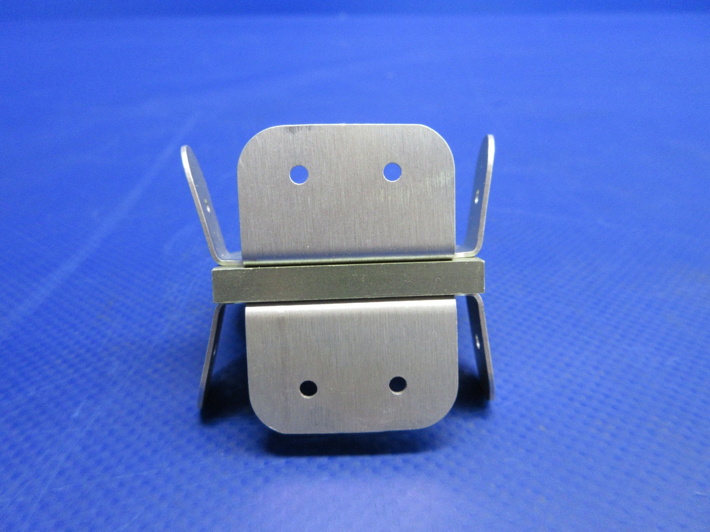 Cirrus SR20 / SR22 Rudder Hinge P/N 20365-952 NOS (0426-707)9
