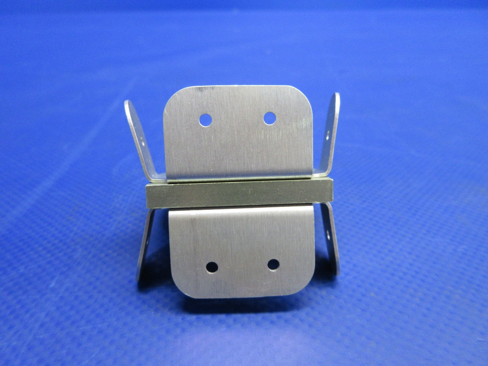 Cirrus SR20 / SR22 Rudder Hinge P/N 20365-952 NOS (0426-707)9