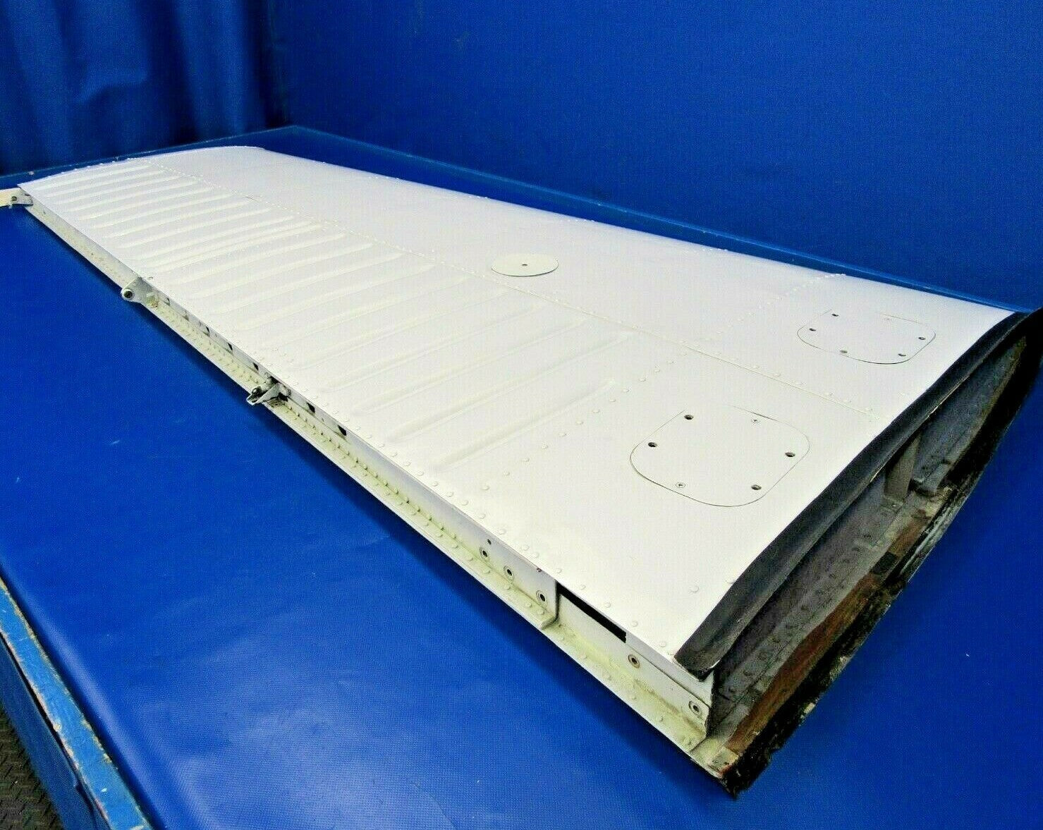 Beech Baron 55 RH Horizontal Stabilizer P/N 95-620010-624 (1019-322)6