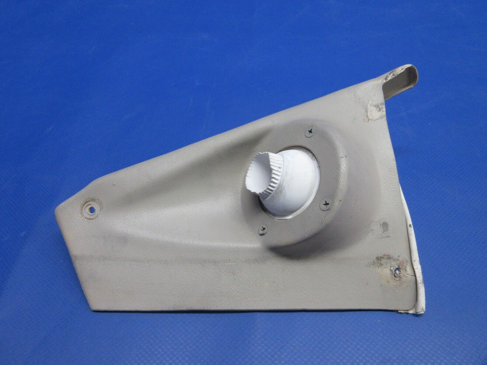 Beech 19A Musketeer Outlet LH Escutcheon P/N 169-534026-1 (0424-1347)