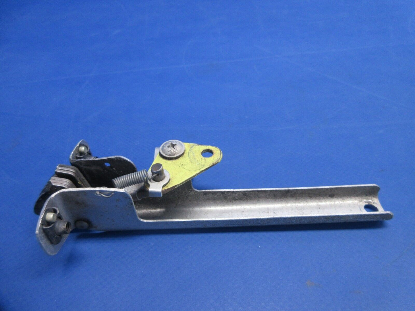 Enstrom 280FX Helicopter Cabin Door Latch LH P/N 280-117003-1 (1124-770)