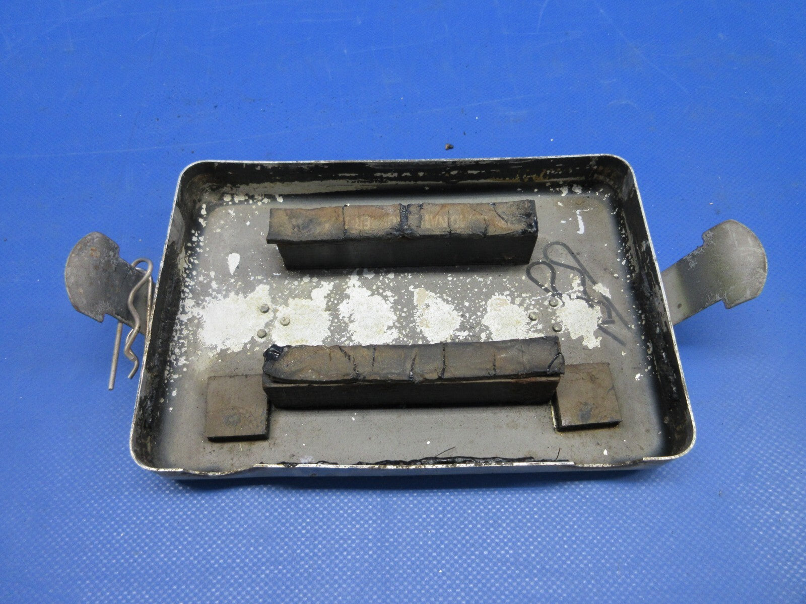 Cessna 175 Battery Box Lid Assy P/N 0413307-21 (0524-1322)6
