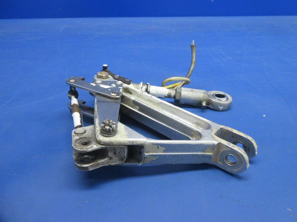 Piper PA-32RT-300T Lance II LH Main Gear Truss Assy P/N 67025-05 (0924-931)