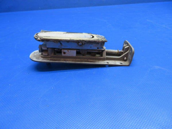 Beech C24R Sierra Hartwell Catch Assy Baggage Door P/N H2532-9 (0624-1782)