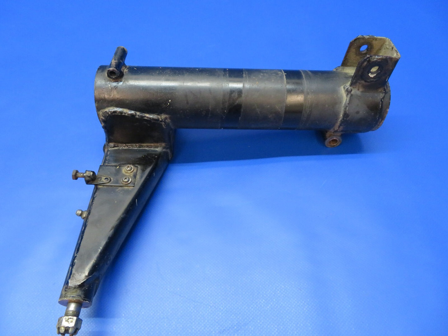 Bellanca 17-30 Viking Upper Main Gear Leg RH P/N 19446-10 (0922-368)4