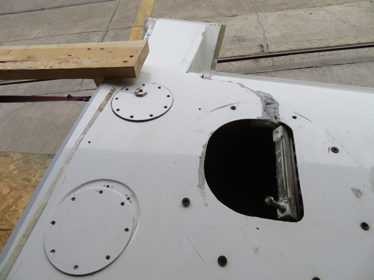 DAMAGED 2005 Cirrus SR22 Left and Right Hand Wing FIBERGLASS EDUCATION (0826-99)5
