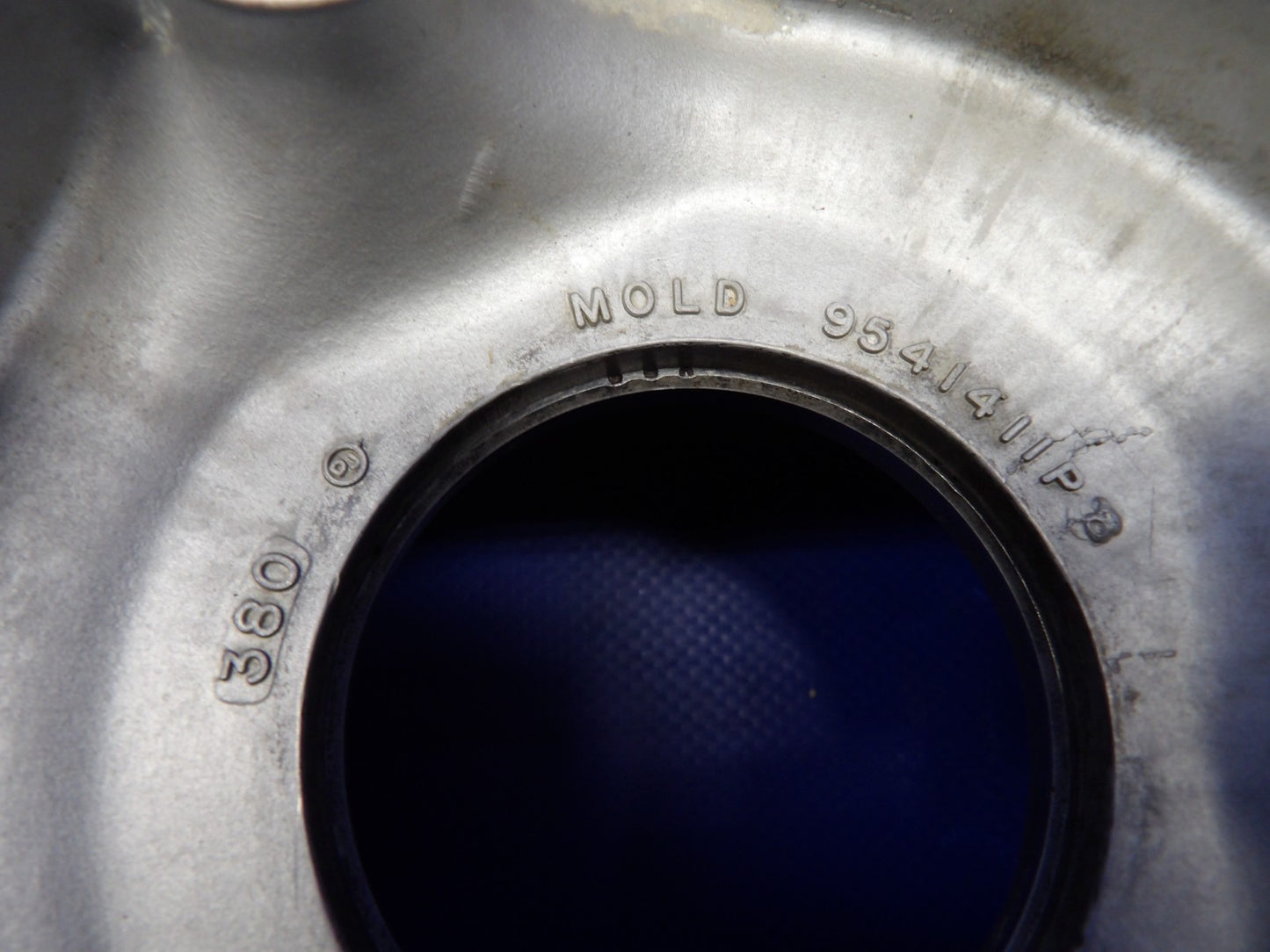 Cessna 421 Goodyear 6.00-6 Wheel P/N 9541409P8 (0726-2077)1