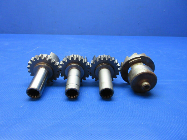 Aircraft Gears MAN CAVE / DECORATION  LOT OF 9 (0724-1908)