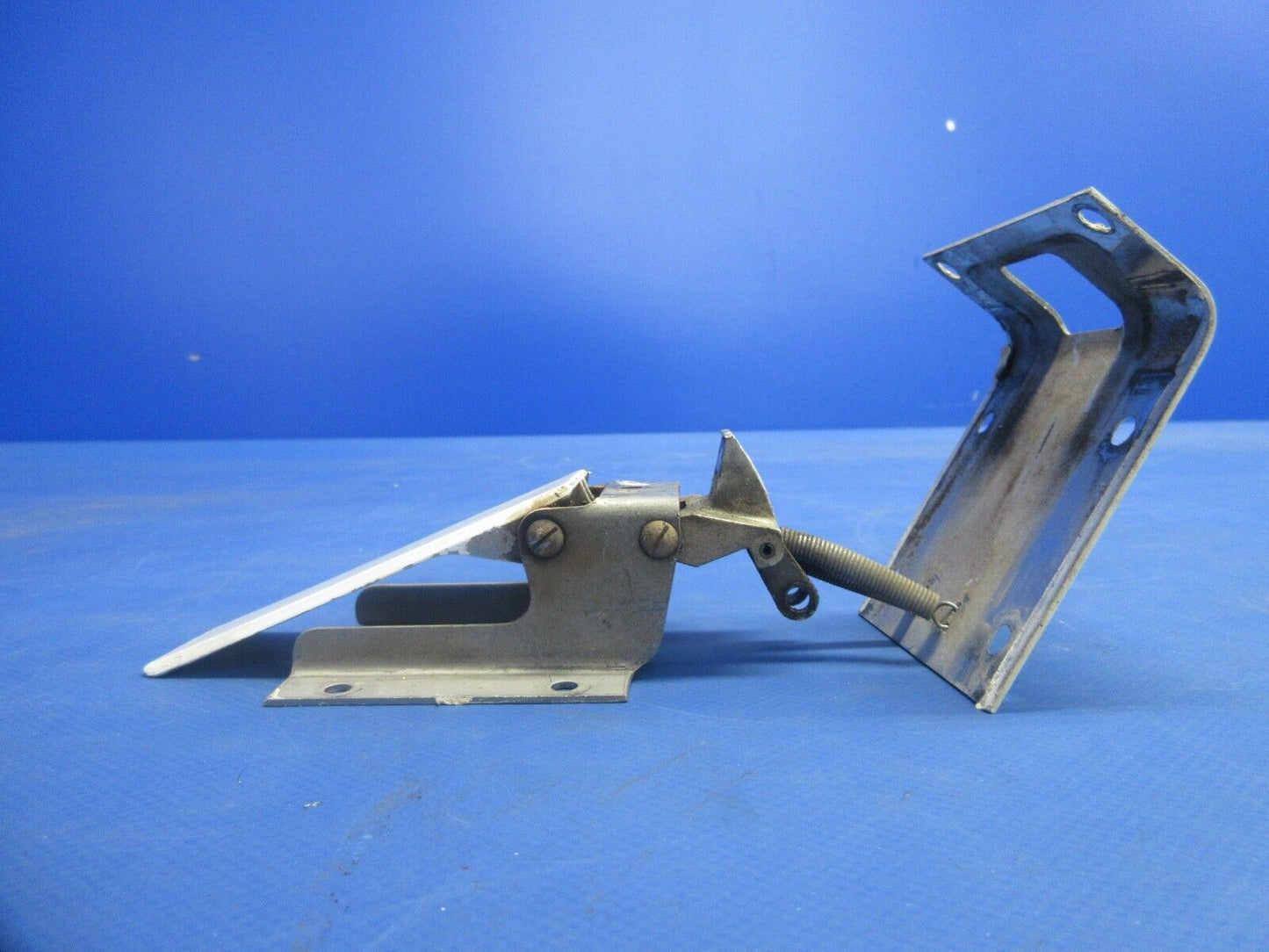 Piper PA-32RT-300T Lance II Cabin Door Exterior Handle Latch 79530-02 (0924-894)