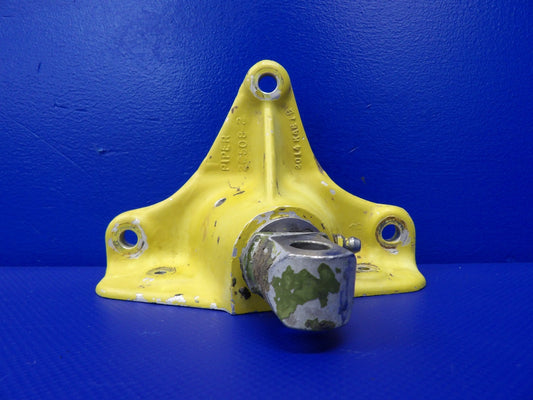 Piper Comanche Main Gear LH Side Brace Support Fitting P/N 20760-00 (0526-1215)0
