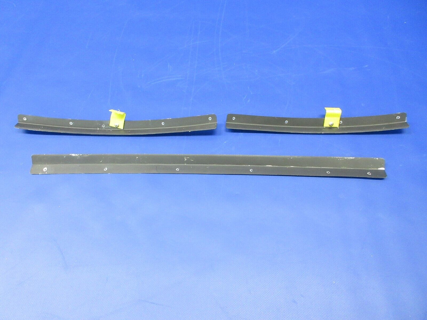 Piper PA-28-181 Pilot Center Window Retainer Bottom & Sides 76264-00 (1224-2043)