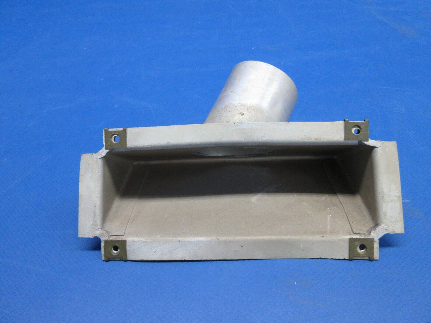 Piper PA-23-250 Aztec Defroster Air Outlet Box Assy P/N 19110-00 (0624-768)