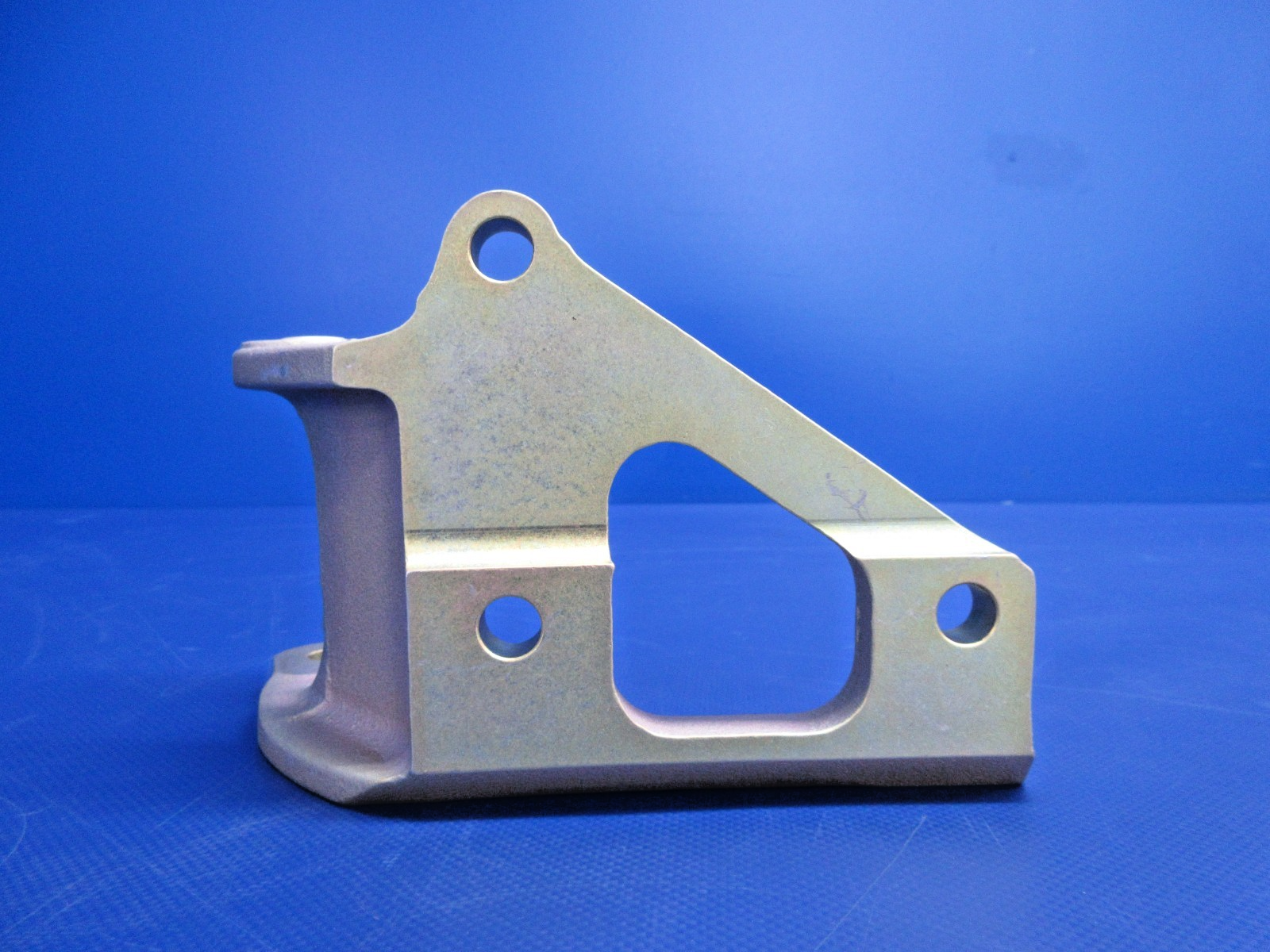 Continental LT SIO/TSIO/IO-360 Alternator Bracket P/N 657046 NOS (0426-777)8