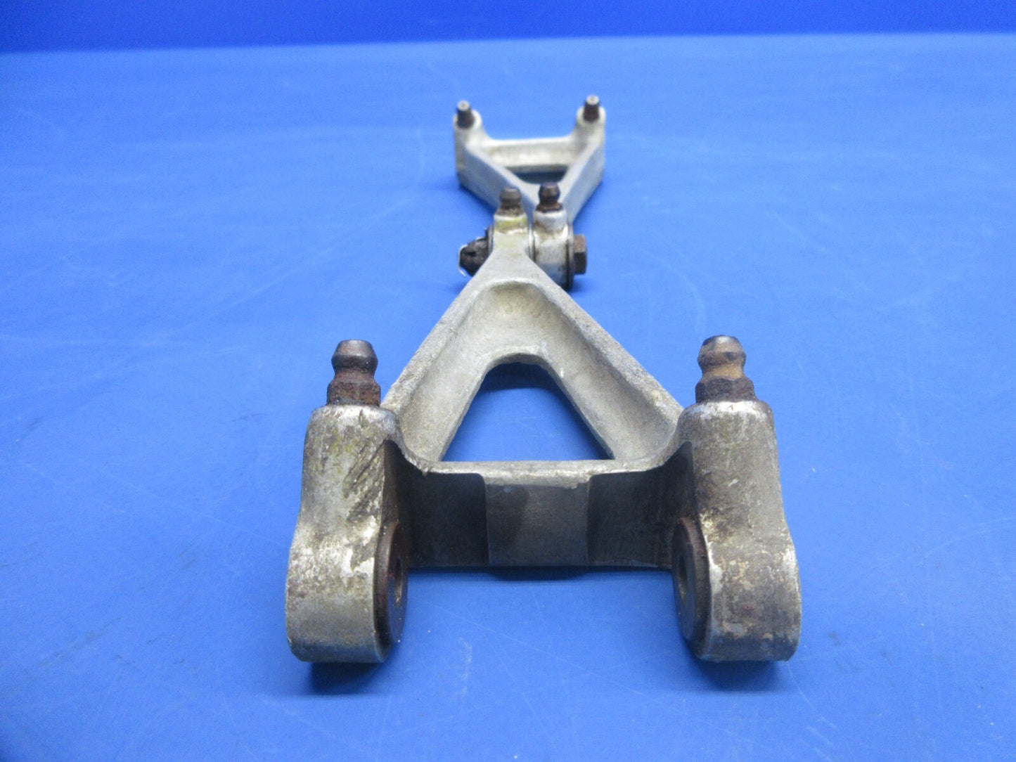 Beech 35 Bonanza Nose Gear Torque Link & Knee P/N 35-825060 (1124-730)3