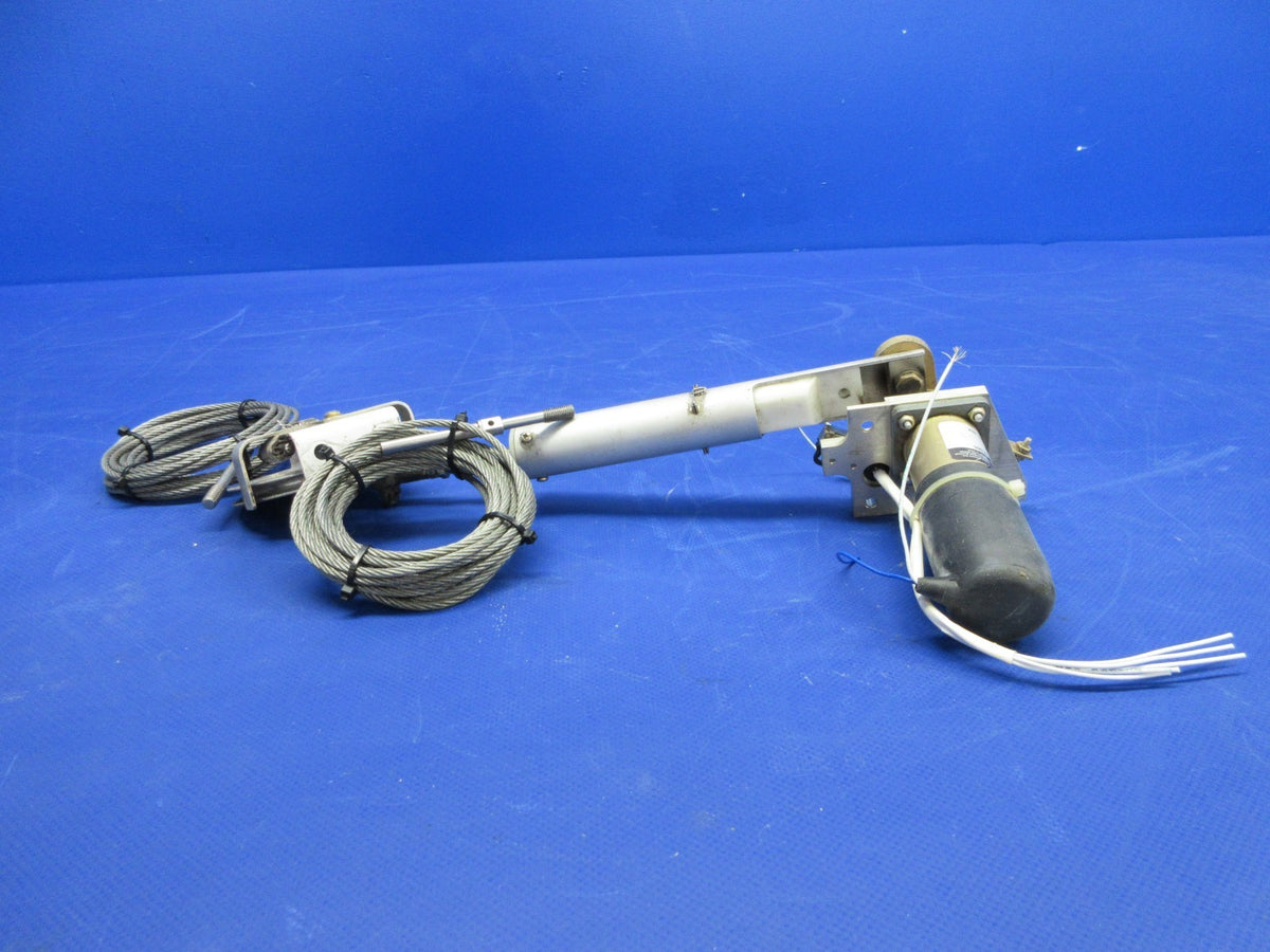 Cirrus SR22 Globe Motors Roll Trim Motor 24V P/N 317A386 TESTED (0926-737)6