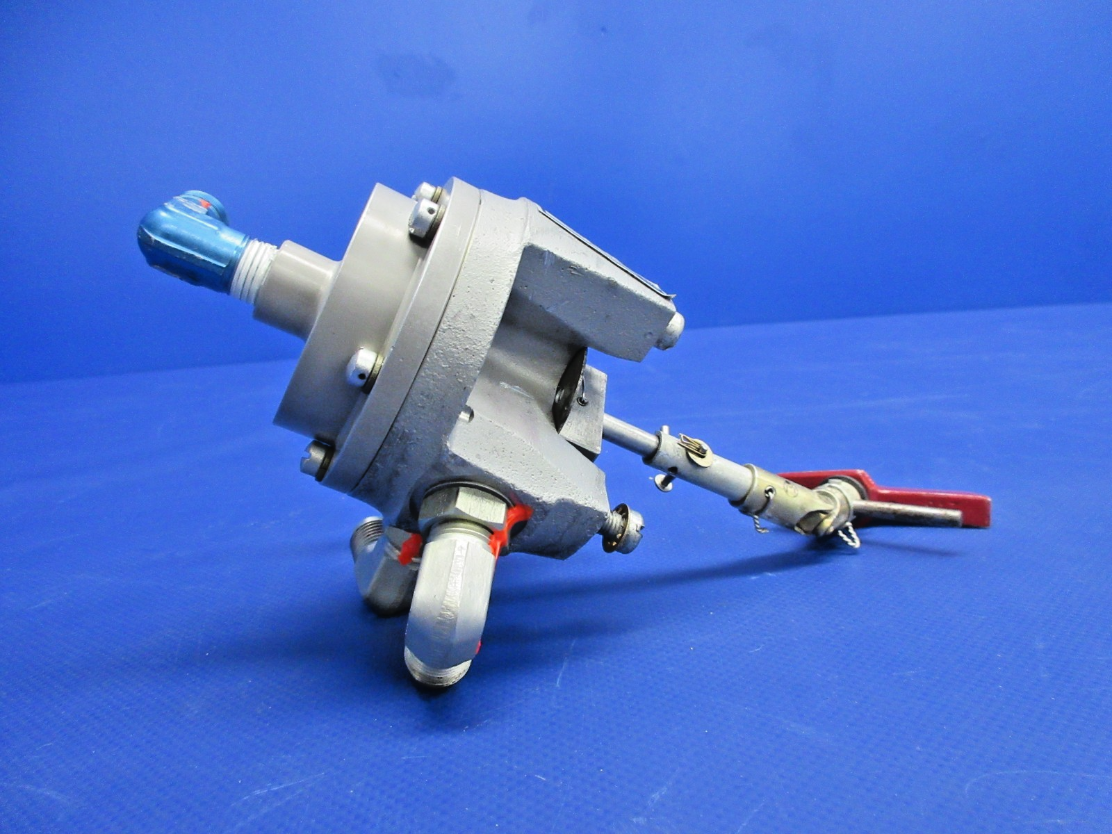 Beech 95 / D95A Travel Air Fuel Selector Valve P/N HE765-1 (0326-754)8