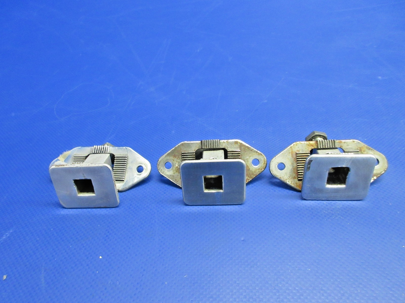 Cessna 421 Main Door Latch Receptacle P/N 5111532-1 LOT OF 3 (0726-743)3