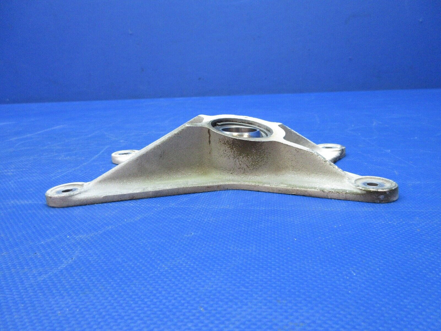 Piper PA-34-200T LH Main Gear FWD Trunnion Fitting P/N 67040-12 (0924-1376)